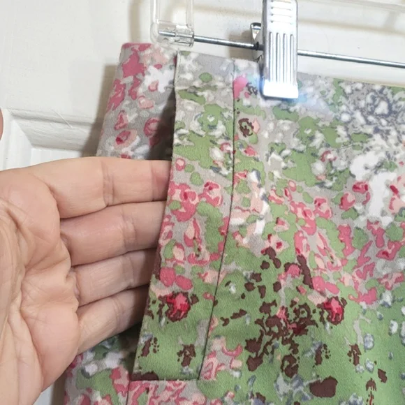 J.CREW Watercolor Floral Mini Skirt Pink Green Cotton Stretch Size 4 - Picture 6 of 12